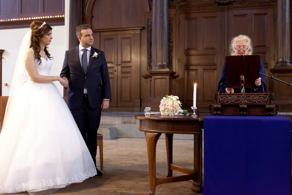 Bruiloft ceremonie in de Akerk in Groningen Bruiloft ceremonie in de Akerk in Groningen